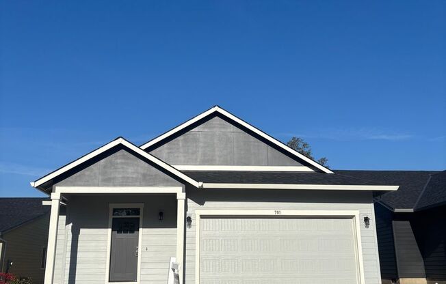 3 Bedroom 2 Bath Silverton OR