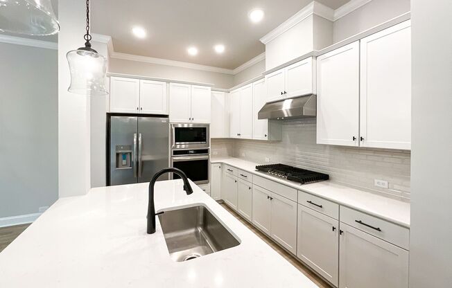 3 beds, 2.5 baths, $2,800