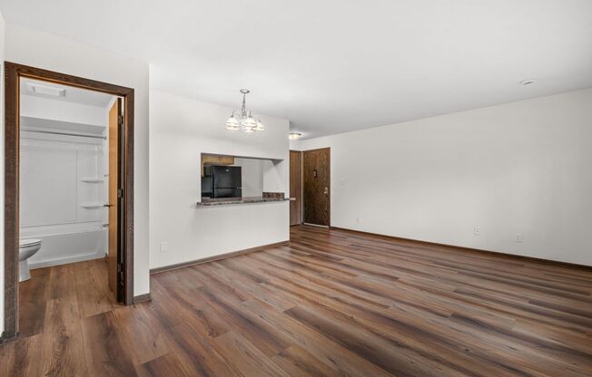 Studio, 1 bath, $989, Unit 81