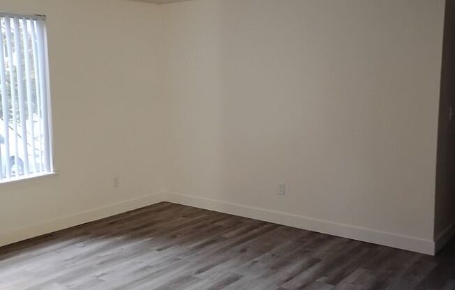 2 beds, 1 bath, 840 sqft, $1,250, Unit 257-664