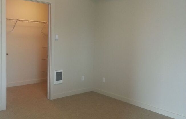 1 bed, 1 bath, 689 sqft, $1,700, Unit 358