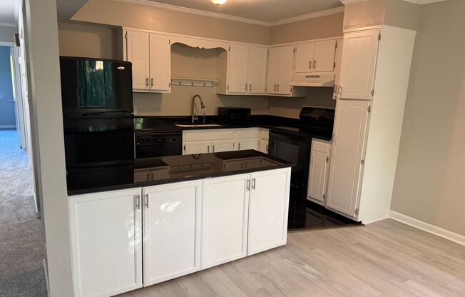 Lovely 2 Bedroom Condo in Raleigh