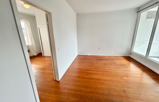 Charming North Beach Unit w/Parking