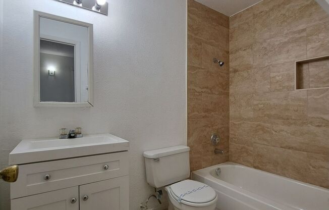 2 beds, 2 baths, 945 sqft, $1,245, Unit 3