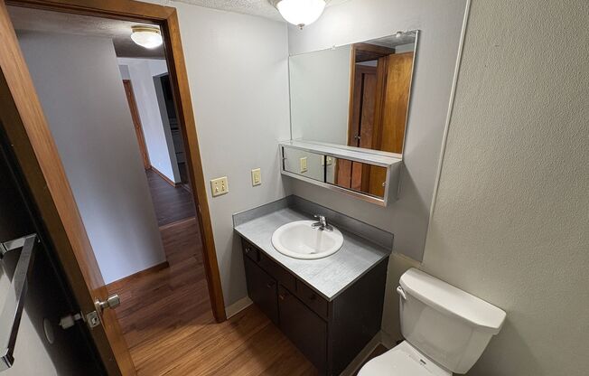 2 beds, 1 bath, 1,080 sqft, $875, Unit #9