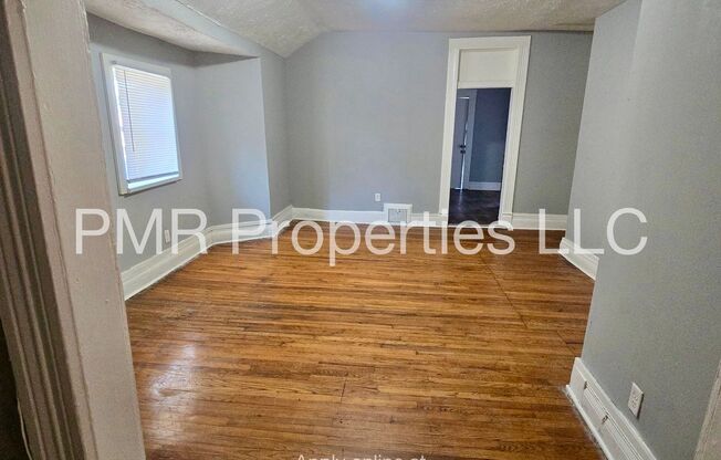 2409 N 18 ST