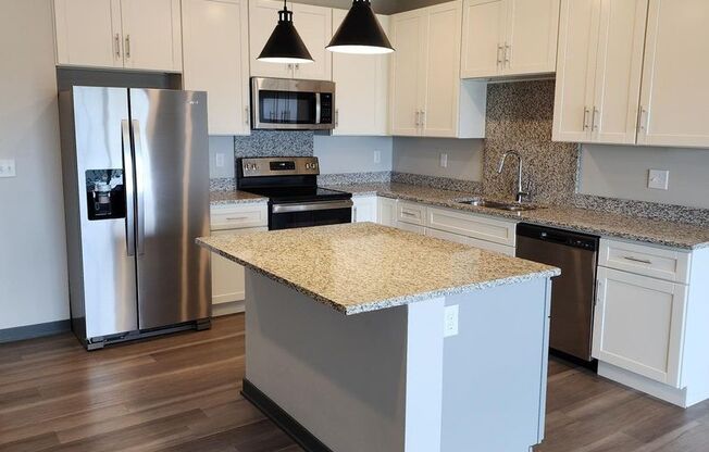 1 bed, 1 bath, 760 sqft, $1,199, Unit 1-308