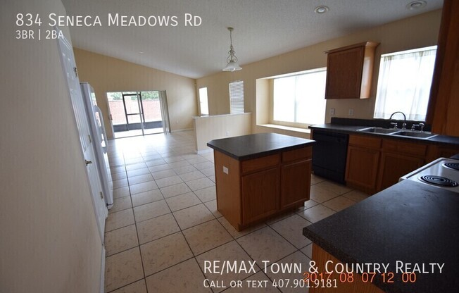 834 SENECA MDWS RD