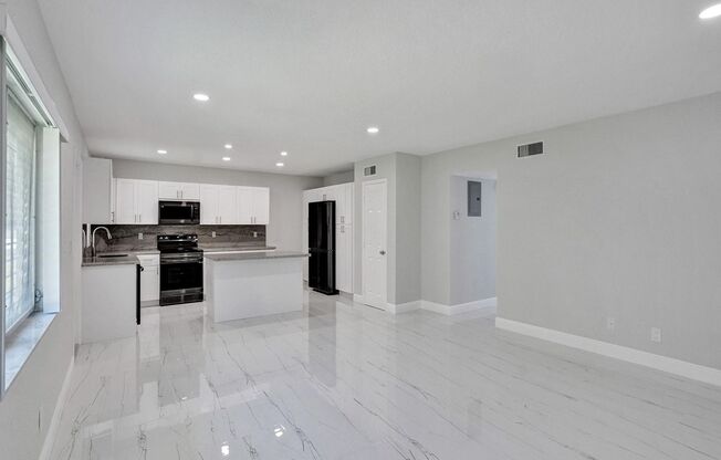 Country Club Apartments