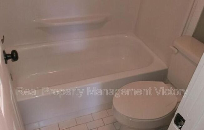 16th Ave S, 1171 - Apartment B