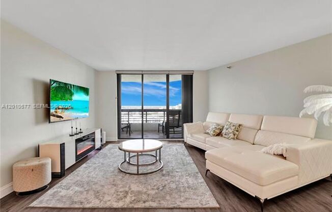 2 beds, 2 baths, $3,500, Unit # 3302