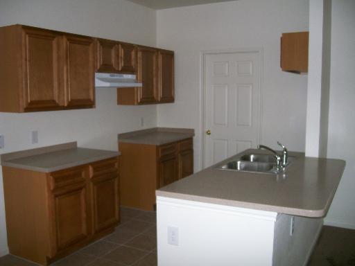 4 beds, 2 baths, $1,650