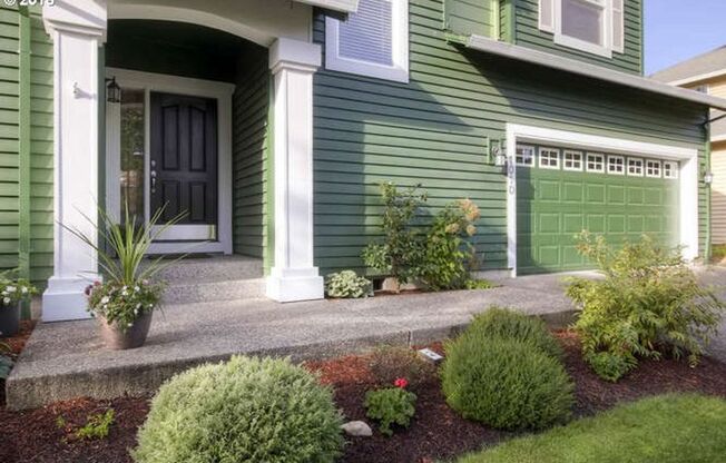Gorgeous 4 bedroom, 3 bathroom home in  Jones Farm!