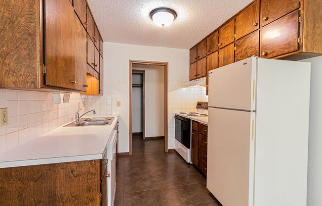 2 beds, 1 bath, 875 sqft, $815, Unit 1