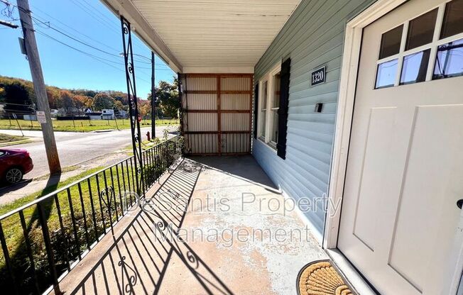 1320 IRWIN ST