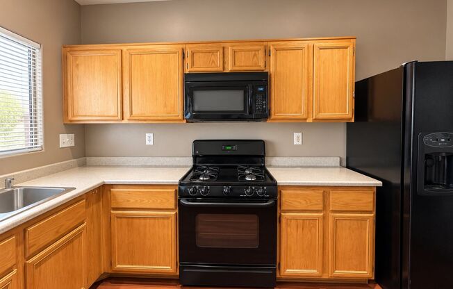 3 beds, 2.5 baths, $2,250
