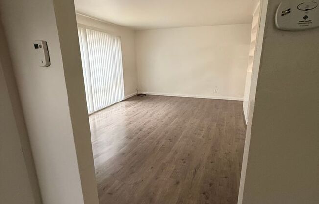 2 beds, 1 bath, 640 sqft, $2,195, Unit 545-34