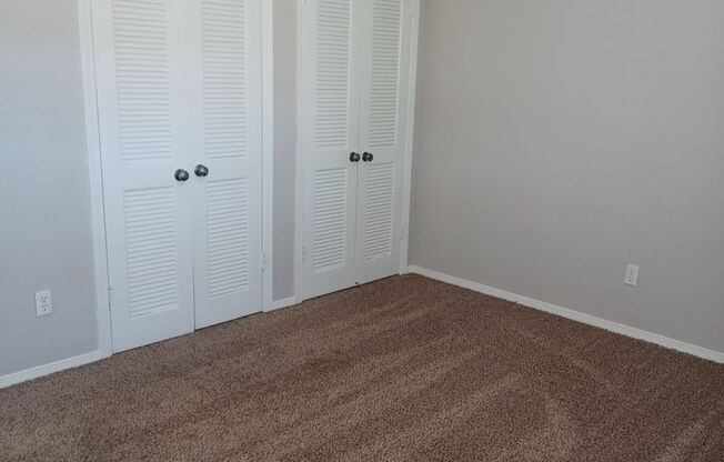 3 beds, 2 baths, 1,320 sqft, $1,320, Unit 79