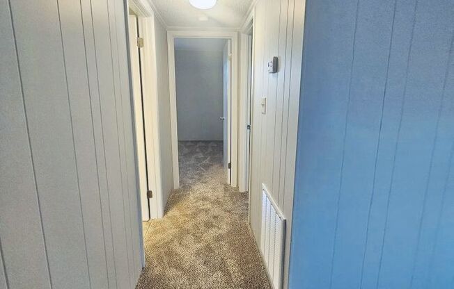 2 beds, 1 bath, 692 sqft, $995, Unit 101-K