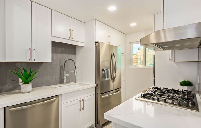 Luxury Condo | Coming soon | 1bed/1bath Scottsdale | First month FREE