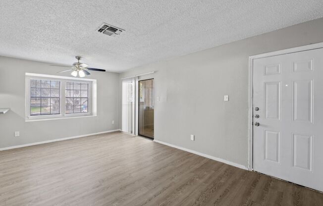 1 bed, 1 bath, 633 sqft, $1,150, Unit 218