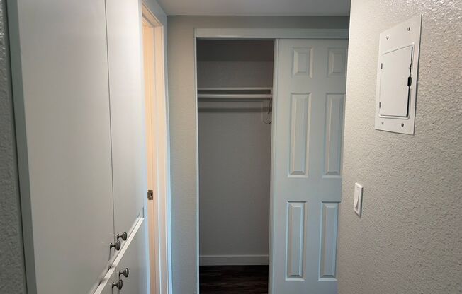 1 bed, 1 bath, 735 sqft, $2,275, Unit 54
