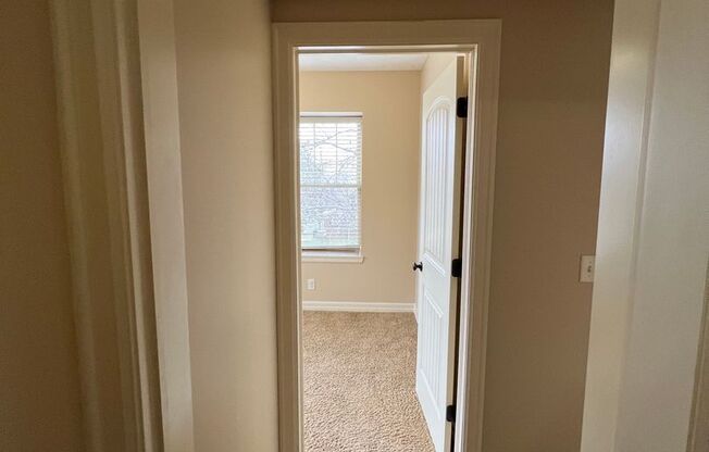 2 beds, 1 bath, 800 sqft, $1,395, Unit 601 - Unit 205 B800