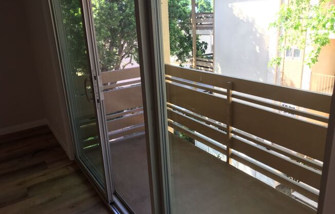 Awesome Remodeled Top Floor condo in Point Loma Tennis Club