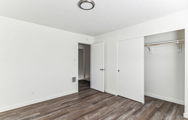 2 beds, 1.5 baths, 1,065 sqft, $1,799, Unit 30