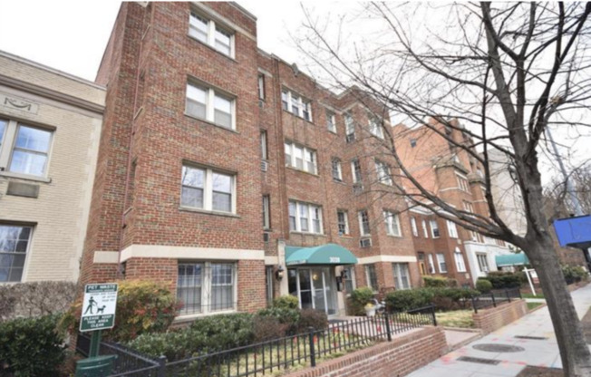 3028 WISCONSIN AVE NW