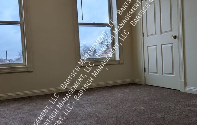 1311 W MADISON ST