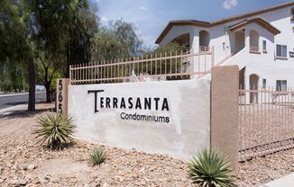 Adorable 2 Bedrooms Condo on the Second Floor