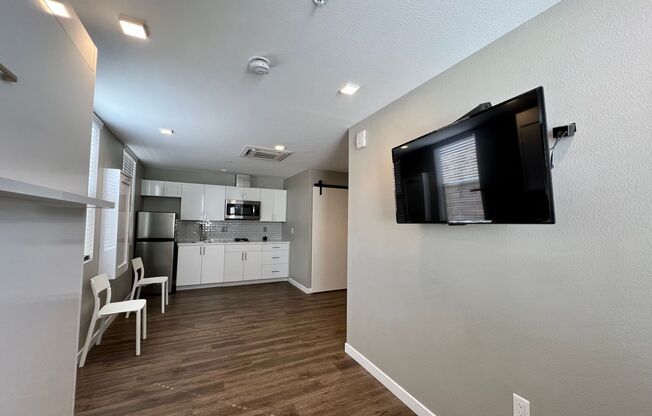 Studio, 1 bath, 378 sqft, $1,895, Unit 435-105