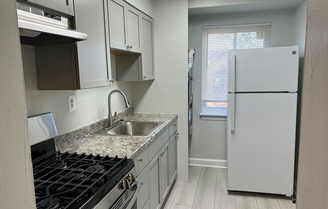 2 beds, 1 bath, 660 sqft, $1,595, Unit 3