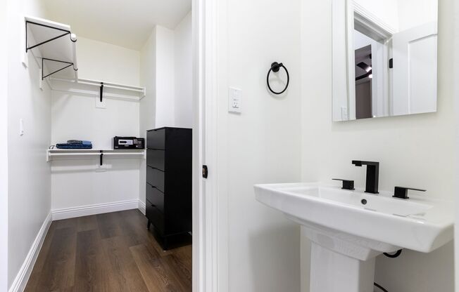 Studio, 1 bath, 540 sqft, $1,875, Unit 208