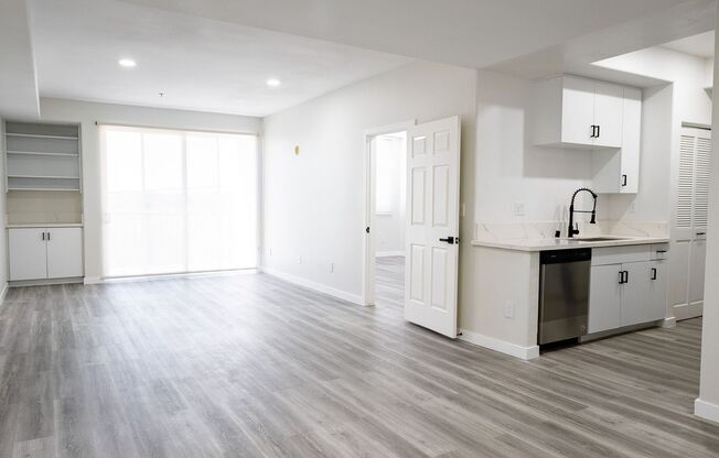 3 beds, 2 baths, 1,450 sqft, $3,898, Unit 201