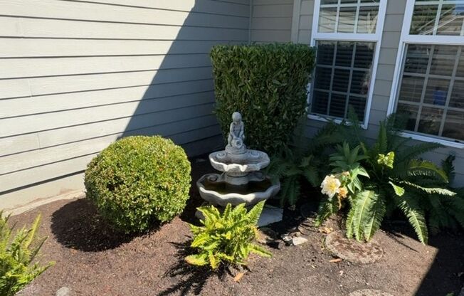 Three Bedroom, Two Bath in the Vineyards Neighborhood