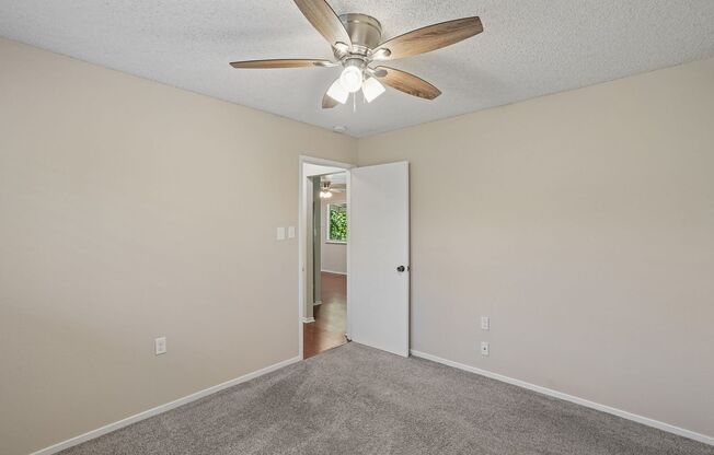 2 beds, 1 bath, 850 sqft, $1,600, Unit 4554