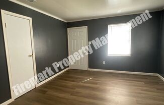 2 beds, 1 bath, $1,300