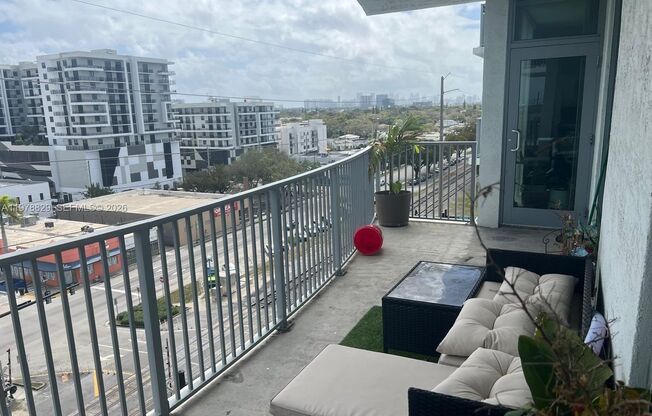 3 beds, 2.5 baths, $3,250, Unit # 719