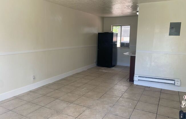 1 bed, 1 bath, 570 sqft, $975, Unit #5