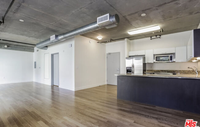 1 bed, 1 bath, 855 sqft, $2,500, Unit 343