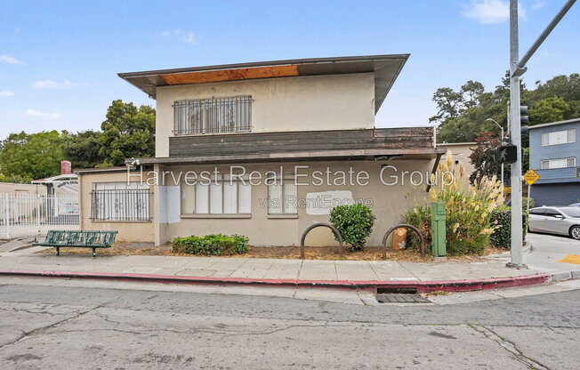 8400 MACARTHUR BLVD
