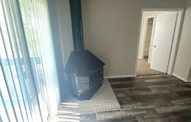 2 beds, 2 baths, 856 sqft, $920, Unit 2827-1805