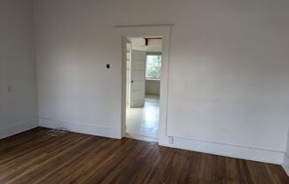 2 beds, 1 bath, $1,300