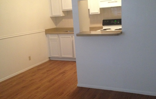 Studio, 1 bath, 415 sqft, $695, Unit 1006