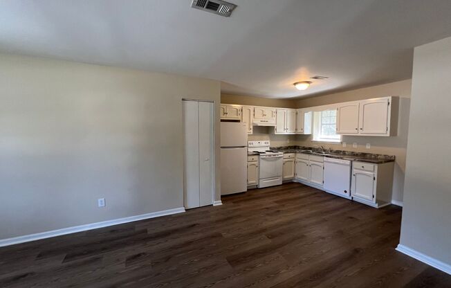 2 beds, 1.5 baths, $1,195, Unit 512-D