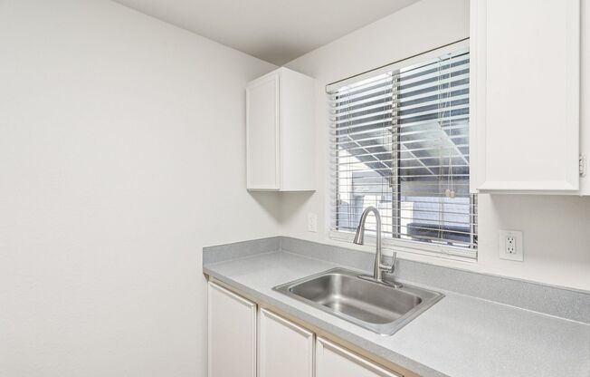 2 beds, 1 bath, 740 sqft, $1,499, Unit C-03