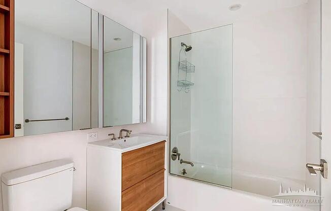 3 beds, 2 baths, $9,000, Unit 4001