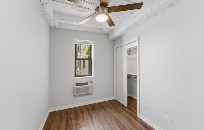 2 beds, 1 bath, 562 sqft, $2,250, Unit 702
